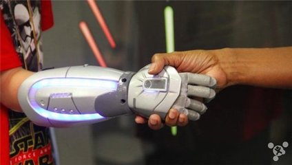 動漫夢想的延伸 國外開發者用3D打印技術打造炫酷動漫假肢，撫慰受傷心靈
